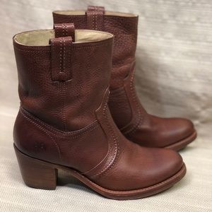 FRYE Jane Trapunto Cognac Leather Pull On Boots